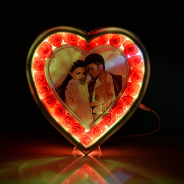 Led Işıklı Güllü Kalp Fotoğraf Çerçevesi